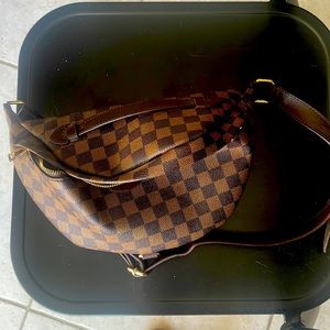 DH Gate checkered bum bag
